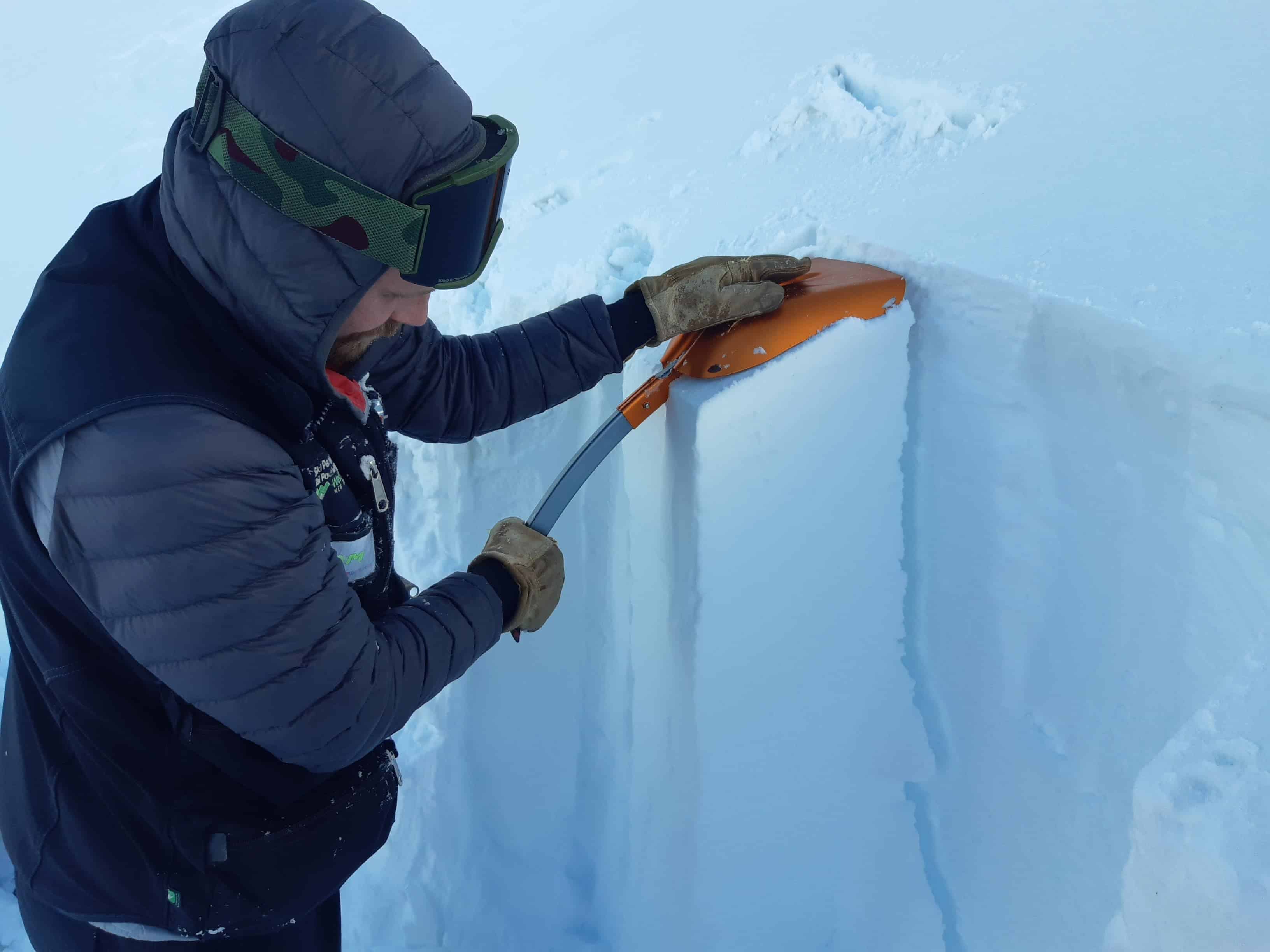 Wanaka Mountain Guides [] Avalanche Skills Course