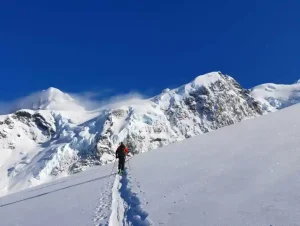WÄnaka Mountain Guides - Mounts Walter and Green Climb