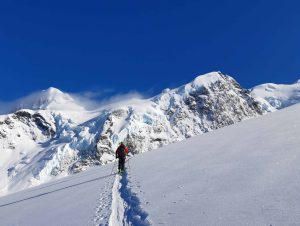 WÄnaka Mountain Guides - Glacier Ski and Splitboard Tour