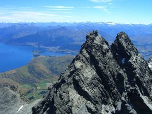 WÄnaka Mountain Guides - Remarkables Grand Traverse