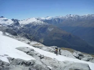 WÄnaka Mountain Guides - Pikirakatahi / Mount Earnslaw Climb